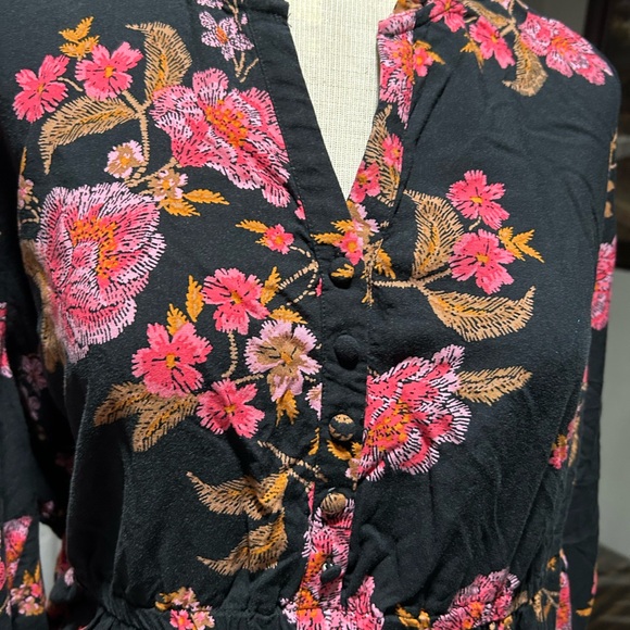 Floral Black Dress with Pink and Orange Accents - Picture 6 of 14